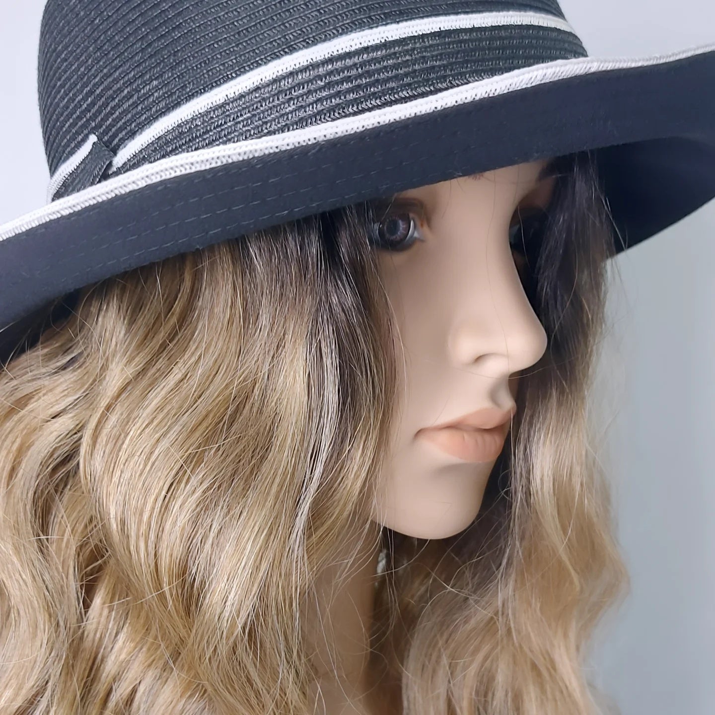 WASP Synthetic Lace Front Wig- Freyas Sop22/613